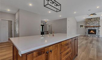3007 W Lake Jessie Dr SE, Alexandria, MN 56308