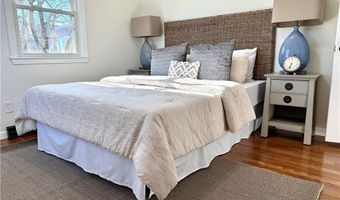 99 Salem Ave, Cranston, RI 02920