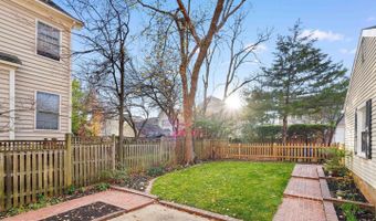 34 N GARFIELD St, Arlington, VA 22201