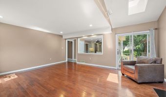 28 CLARK Rdg, Hockessin, DE 19707