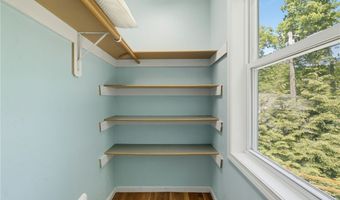 193 Lake Washington Dr, Glocester, RI 02814