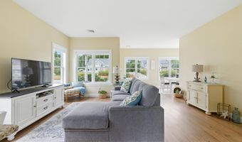 12 Sunrise Ln, Arundel, ME 04046