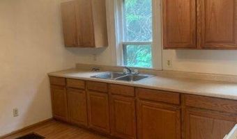 1355 Beeson NE St, Alliance, OH 44601