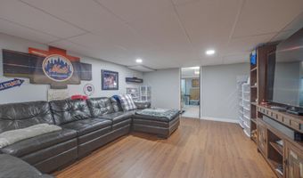 460 NE Oak Hill St, Abingdon, VA 24210