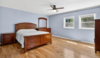 3 N Chestnut Hill Rd, Albany, NY 12211