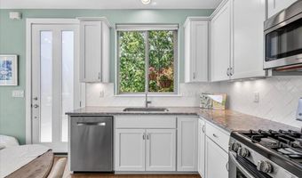 106 Dunn Cir, Ashland, OR 97520