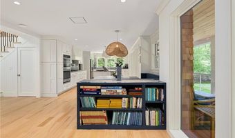 31 Wright Ln, Jamestown, RI 02835