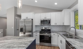 10613 68th Ave, Allendale, MI 49401