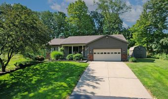 86 Carl Dr NE, Ada, MI 49301