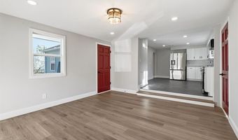 73 Tucker St, Lincoln, RI 02865