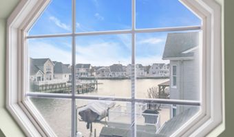 18 Peaksail Dr, Bayville, NJ 08721
