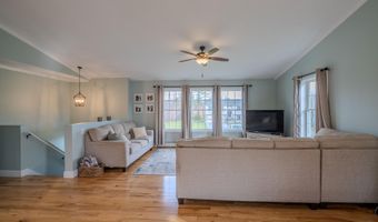 19 Magnolia Hill Rd, Bangor, ME 04401