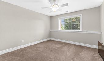 324 Meadowbrook Country Club Est, Ballwin, MO 63011