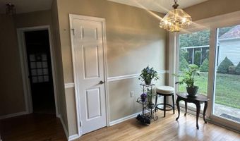 19 Dogwood Dr, Barnegat, NJ 08005