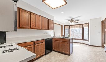 90 N Prairie Dr, Addison, IL 60101