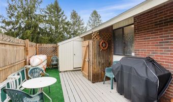 40 Kingsland Ct 2B, Charlestown, RI 02813