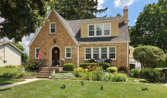 621 PARKWAY Ave, Antioch, IL 60002