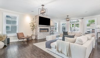 26 S Chestnut Ave, Arlington Heights, IL 60005