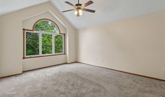 708 13th St SW, Altoona, IA 50009