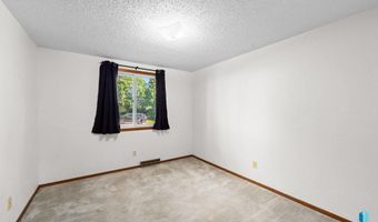 404 Jefferson Dr, Alcester, SD 57001