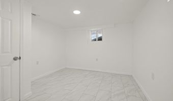 1 Atna Dr, Amityville, NY 11701