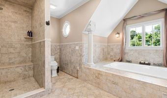 3 Buckingham Rd, Bayonne, NJ 07035