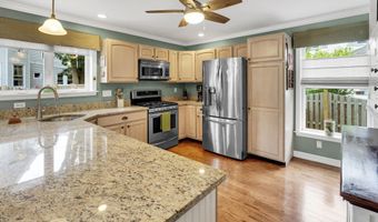 88 3rd Ave, Atlantic Highlands, NJ 07716