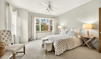 920 Mountain Meadows Cir, Ashland, OR 97520