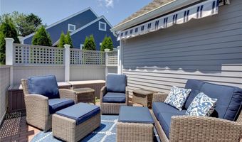 406 Corey Ln, Middletown, RI 02842