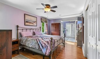 103 Glenbrook Dr, Cheshire, CT 06410