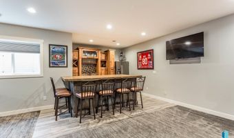 2824 E Sunflower Cir, Brandon, SD 57005