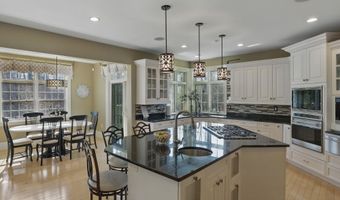 7 Champagne Ter, Bedford, NH 03110