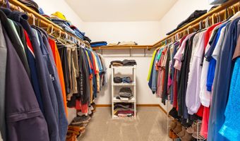 3025 Woods Creek Ln, Algonquin, IL 60102