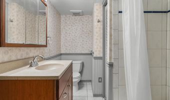 2050 Chalmers Dr, Ann Arbor, MI 48104