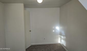 131 Veeder Ln, Bayville, NJ 08721