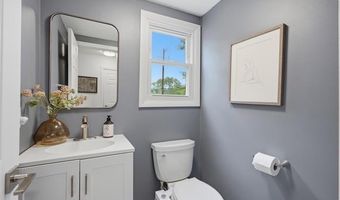105 Highlake Ave, Ann Arbor, MI 48103