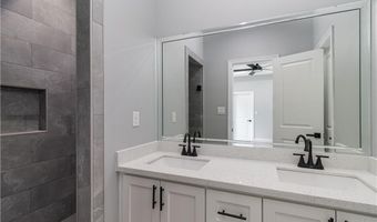 611 Tower Oak Dr, Alamo, TX 78516