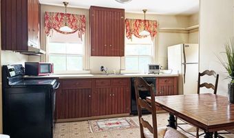 18 Barney St Barney Ct, Newport, RI 02840