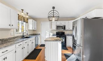 11 Southbury Rd, Cumberland, RI 02864