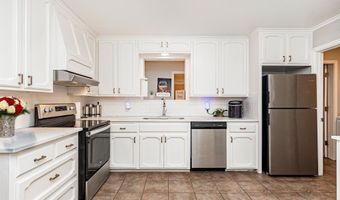 11049 E Vieux Dr, Baton Rouge, LA 70815