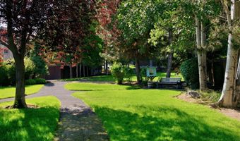 19350 SW Laurelhurst Way, Bend, OR 97702