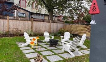 27 S Baptist St, Newport, RI 02840