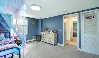 70 Boyce Ave, Barrington, RI 02806