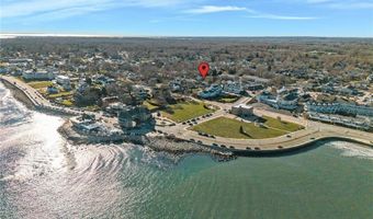 16 Courtway St, Narragansett, RI 02882