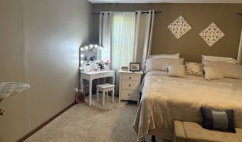 1525 Teri Ln, Algonquin, IL 60102