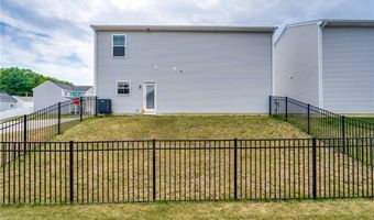677 Crossings Ln, Akron, OH 44320