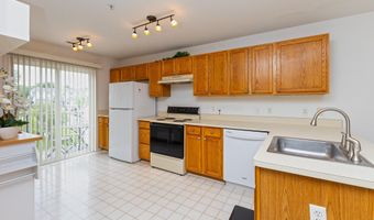 1870 Lindsay Ln, Ann Arbor, MI 48104