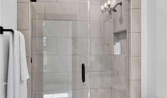 1027 E GLENN Ave 504, Auburn, AL 36830