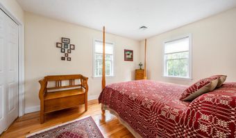 7 Mizzen Ln, Bourne, MA 02532