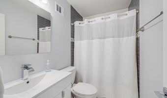 4005 KLOMAN St, Annandale, VA 22003